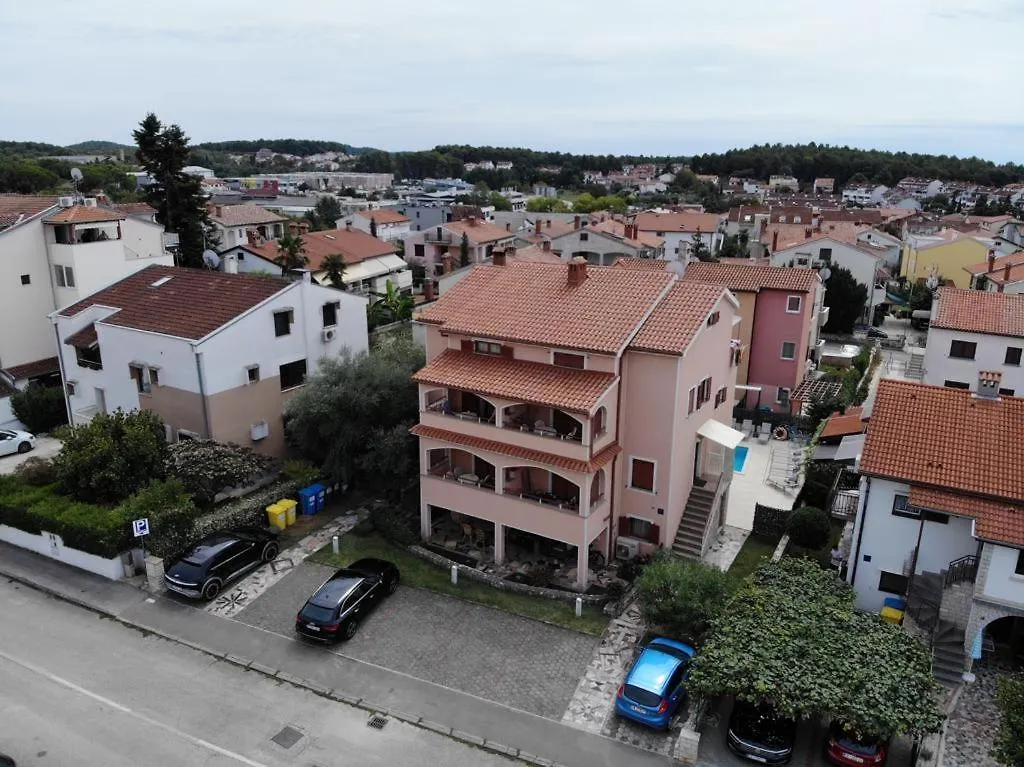 Aparthotel Zdjelar Poreč Kroatien